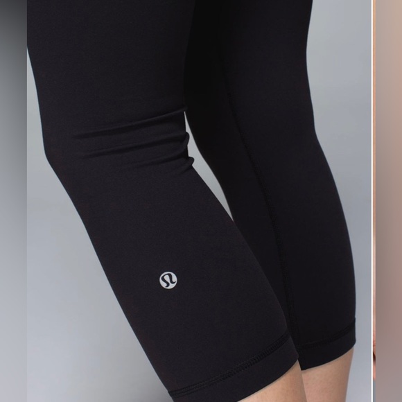 Lululemon Astro Wunder Under Crop II • 21” • GREAT CONDITION - Picture 3 of 6